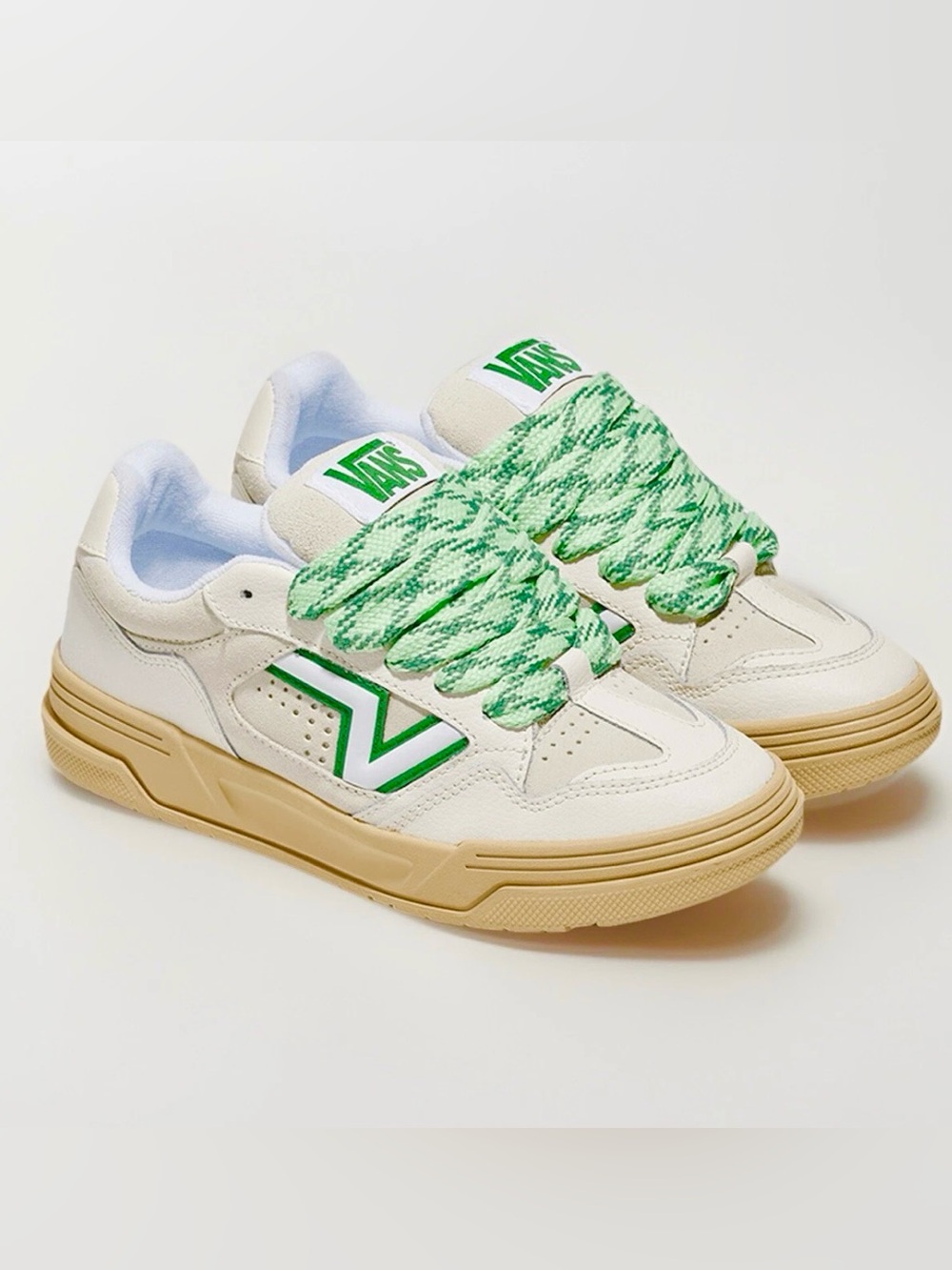 Vans Upland Low White Green
VNO0OD70E2Y Women 7.5 US